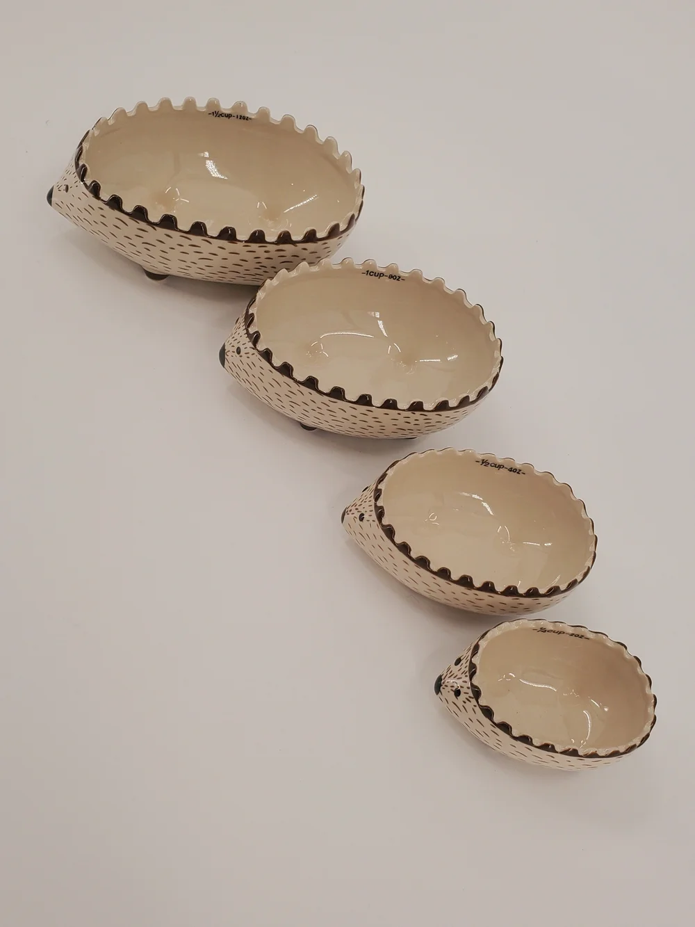 Hedgehog Measuring Cups Set Of 4 Ceramic Nesting Bowls NEW!